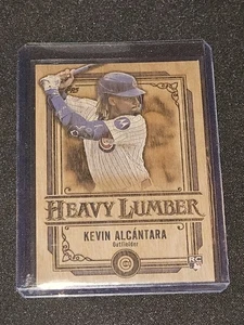 Aggiornamento Topps 2025 Kevin Alcantara inserto in legno pesante SSP Rookie Cubs RL-69 - Foto 1 di 2