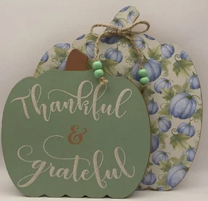 THANKFUL & GRATEFUL Pumpkin Fall Sign Shelf Tabletop Decor Glitter 9”x8.5” BNWT - Picture 1 of 5