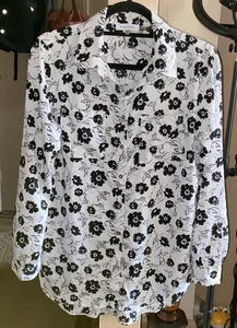 Calvin Klein Women's Black & White Floral Roll-Tab Long Sleeve Blouse Size Small - Picture 1 of 10