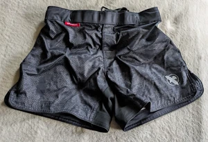 HAYABUSA MMA Fight Shorts Mens Medium Black Mid-Thigh Kickboxing Jiu Jitsu - Picture 1 of 5