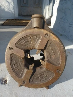 Vintage RIDGID NO.65-R RIGID 1" TO 2" PIPE THREADER made in USA  - Image 1 of 4