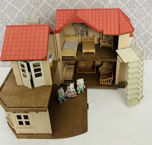 Sylvanian Families Beechwood Hall House Furnished With Figures  (L) - Picture 1 of 4