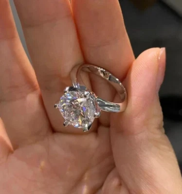 3 Ct Round-Cut VS1/G Lab Grown Diamond Solitaire Engagement Ring 14K White Gold - Image 1 of 4