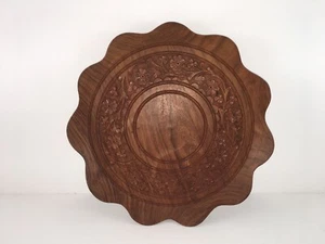 Vintage 10" geschnitzte florale Holzplatte mit gewelltem Rand - Bild 1 von 6