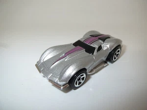 Hotwheels/Mattel Chevrolet Corvette Stingray "1963" 1:64 ohne Verpackung (1) - Bild 1 von 6