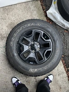 Pneus Jeep 245 75 R17  - Photo 1 sur 4