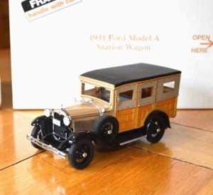 Danbury/Franklin mint 1:24 1931 Ford model A woody Station wagon bus boxed 118 - Picture 1 of 12
