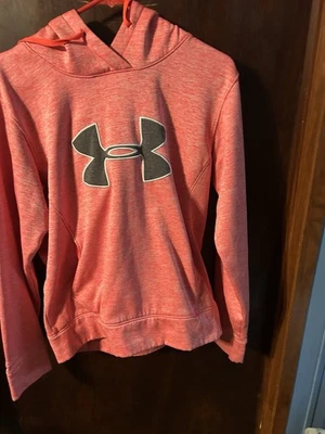 Sudadera con capucha Underarmour para mujer color coral manga larga talla mediana usada Foto 1 de 2