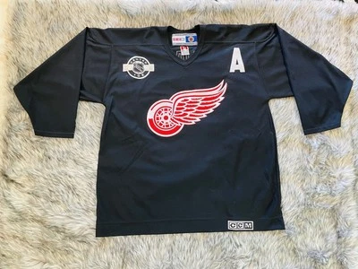 Camiseta De Colección Detroit Red Wings XL Negra Años 90 Center Ice CCM NHL Brendan Shannahan Foto 1 de 4