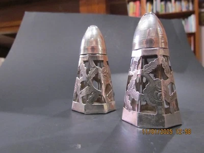 Juego de saleros y pimenteros grabados vintage mexicanos de plata de ley, 3"" de alto Foto 1 de 4