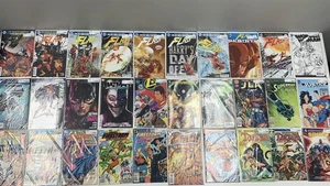 Huge Lot of 61 - DC Comic Book Collection - Flash, Superman, Batman, Firestorm - Foto 1 di 12