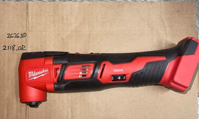 Multiherramienta inalámbrica Milwaukee 2626-20 M18 (solo herramienta) Foto 1 de 4
