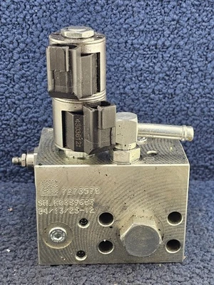 Válvula de potencia HYDRA FORCE 7273570 para minicargadora Bobcat S740, S750, S770 Foto 1 de 4
