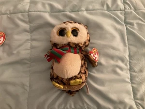 BEANIE BOO EULE "WEISE" mit vollem Etikett und rot/grünem Schal - Bild 1 von 1