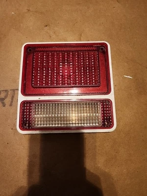 1971-1984 Chevrolet GMC G10 G20 G30 Van Tail Light Lamp Len # 5962560 Edges Brk - Image 1 of 4