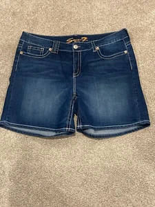 Seven7 LUXE Women's Stretch Blue Denim Jean Bermuda Shorts Size 24W - Picture 1 of 10