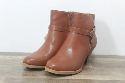 BareTraps Linda 女式靴子尺码:7 (MB-1461) — 第 1/4 张图片