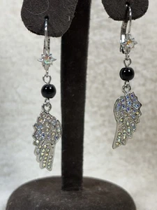 NUEVO Pendientes Kirks Folly Expect Miracles Ala de Ángel Palanca Trasera Tono Plateado Negro - Imagen 1 de 11