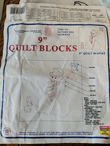 12 Jack Dempsey Needle Art Stamped White Quilt Blocks 9" Snowman, 733 291 - Picture 1 of 4