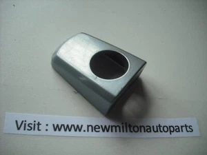 A VAUXHALL ASTRA H 2004-2009 FRONT DOOR HANDLE LEVER LOCK COVER BUTTON - Picture 1 of 3