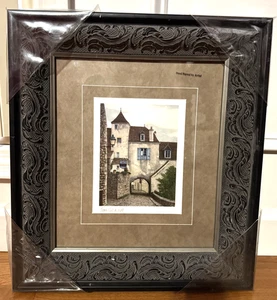 Impresión de Tom Caldwell "Hotel Le Pontot" firmada por el artista enmarañada y enmarcada - Imagen 1 de 12