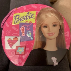 Vintage Mattel Barbie Metalldose Candy Strap Handtasche Anfang 2000er NEU - Bild 1 von 8