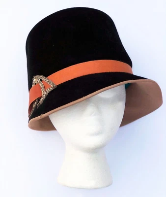 Cinta de sombrero Cloche elegancia fieltro castor negro años 20-30 de colección + adorno plateado Foto 1 de 4