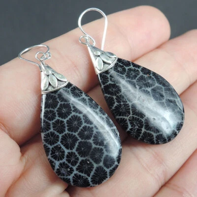 Brincos de prata esterlina 925 em forma de lágrima resina preta e coral, RCE-231 - Imagem 1 de 4