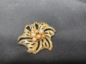 Vintage Costume Jewelry Flower Brooch Pin With Faux Pearls 1.5 inch diameter  - Picture 1 of 5