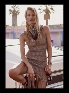 Abito nuovo Beach Bunny Sadie all'uncinetto FRINGE TAGLIA UNICA - Foto 1 di 1