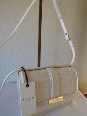 Nuevo Bolso Bandolera TED BAKER London Ginn Marie Cuero Blanco Floral Bordado Foto 1 de 4