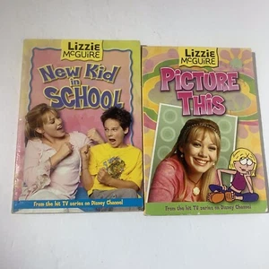 Lizzie McGuire - Set of 2 Paperback Books Picture This / New Kid In School - Foto 1 di 11