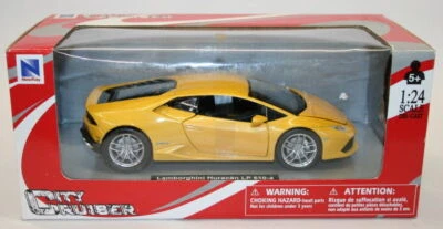 NewRay 1/24 Scale Metal Model Car 71313 - Lamborghini Huracan LP 610-4 - Yellow - Image 1 of 2