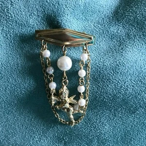 Goldfarbene und Flussperlen Cherub Brosche-Anstecknadel *916 - Bild 1 von 3