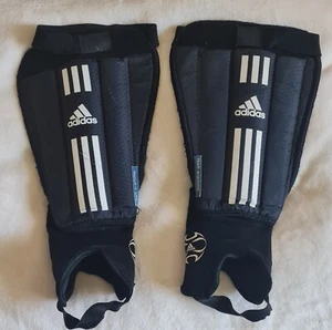 adidas Team Anatomic Schienbeinschoner Gr. L schwarz-weiß 23,5 cm hoch - Bild 1 von 4