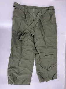 Womens Liz Claiborne Green Capris Size Medium - Picture 1 of 12