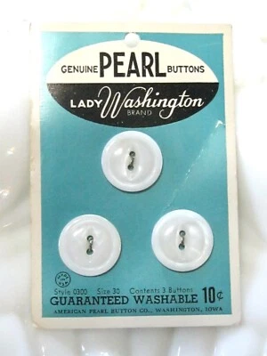 ANTIQUE / VINTAGE LADY WASHINGTON GENUINE PEARL BUTTONS NEW OLD STOCK ON CARD - Image 1 of 4