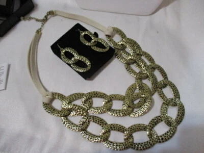 Collar y pendiente de eslabones de metal AVON Western latón bruñido en un cordón de lujo  Foto 1 de 4