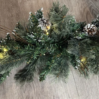 Guirnalda de Navidad preiluminada de 9’ pies decoración navideña luces ramita de piña abrigo de nieve Foto 1 de 4