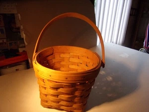 Collectible Longaberger Medium Fruit Basket - 1996 - Very Good - $11 s/h - Picture 1 of 2