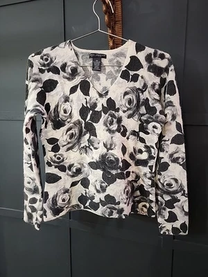 Suéter Sarah Spencer Petite, Mezcla Lana de Cordero y Angora, PM, Negro Floral, V... Foto 1 de 4