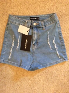 prettylittlethings uk6 distress demin shorts - Picture 1 of 3