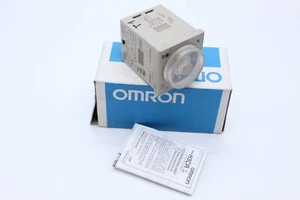 Omron H3CR-A 100-240VAC 50/60HZ 100/125vDC Timer Modul - Picture 1 of 3