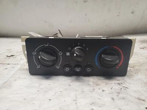 SATURN ION Heat/AC Controller w/AC 06 07 - Picture 1 of 2