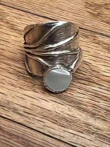 Vintage 925 Sterling Silver With Mother of Pearl Ring Size 7 - Picture 1 of 6