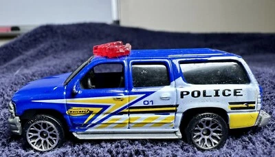 1999 Mattel Matchbox 2000 Chevrolet Suburban TM GM Police Vehicle Toy - Image 1 of 4