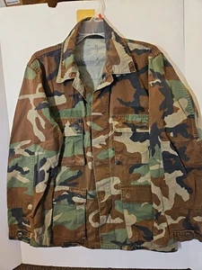 Abrigo de Campo Camuflado Bosque Combate Militar de Estados Unidos De Colección Talla Mediana Regular - Imagen 1 de 9