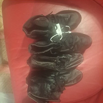 ¡DOS pares por $20.00.! Zapatos de baile de práctica de cuero talla 7. Negro con cordones. Foto 1 de 4