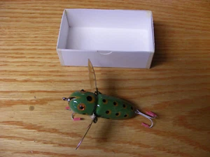 Beautiful Contemporary C Hines Heddon Style Crazy Crawler in Leaf Green Frog - Picture 1 of 7
