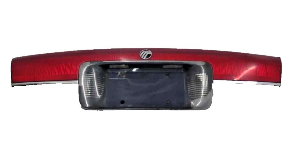 1995-98 Mercury Mystique Center Tail Light Assembly With License Plate - Изображение 1 из 3